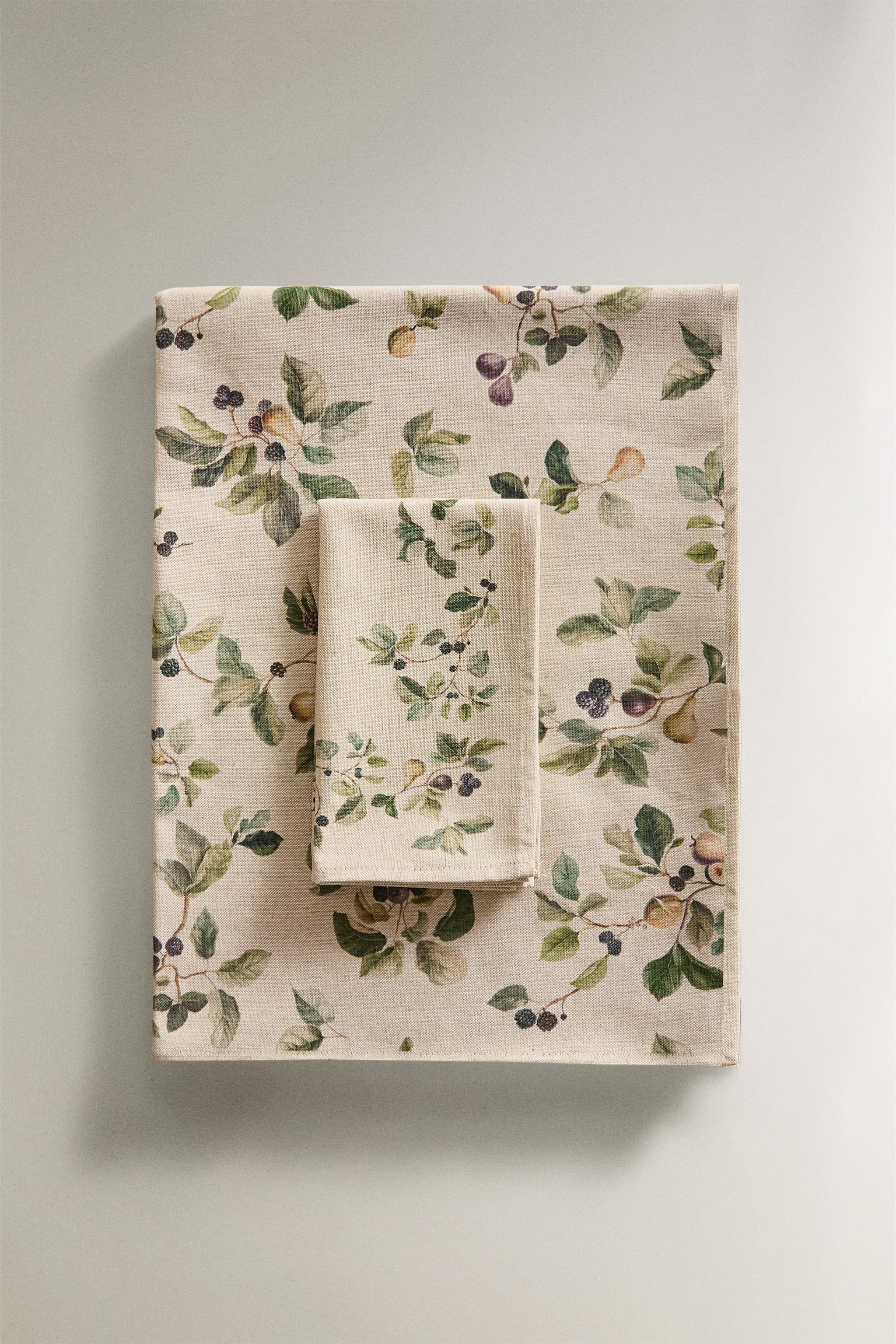 FRUIT PRINT TABLECLOTH